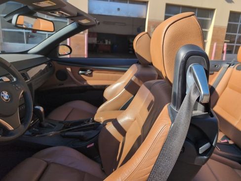 Used 2008 BMW 328i Convertible image 16