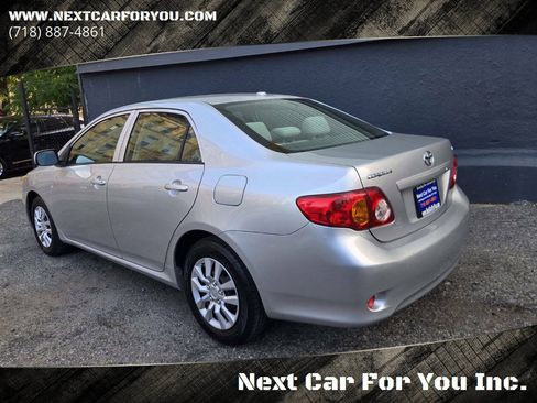 Used 2010 Toyota Corolla LE FWD image 3