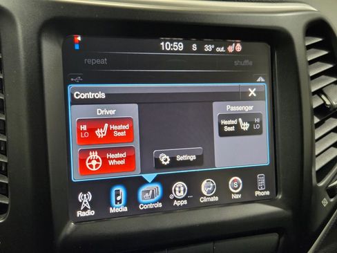 Used 2016 Jeep Cherokee Trailhawk w/ Cold Weather Group image 4