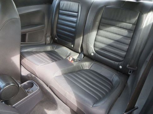 Used 2012 Volkswagen Beetle Turbo FWD image 25