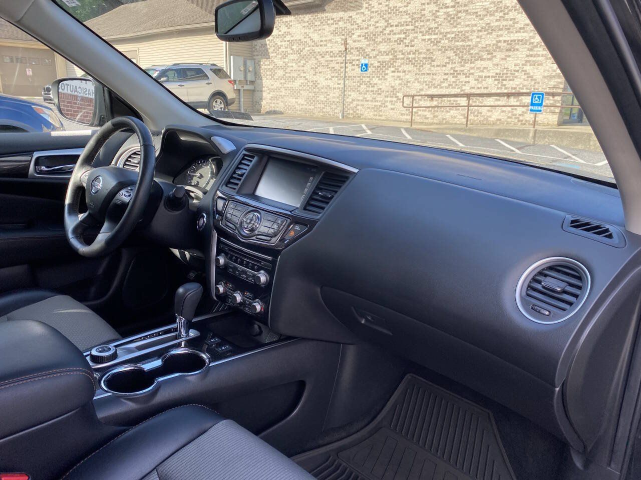 Used 2019 Nissan Pathfinder SV w/ Rock Creek Edition AWD/4WD image 18