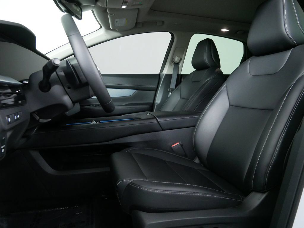Used 2025 Nissan Murano SL AWD/4WD image 15