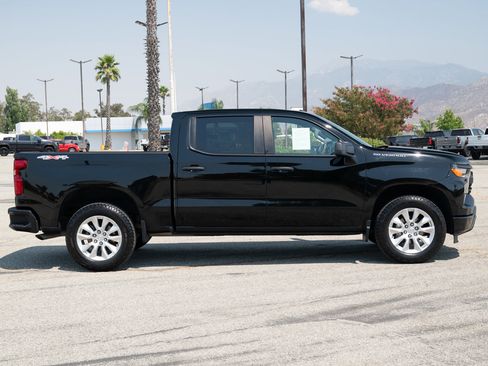 Used 2023 Chevrolet Silverado 1500 Custom image 3