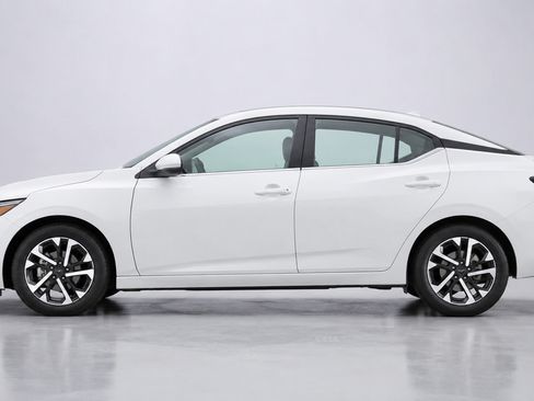 Used 2024 Nissan Sentra SV FWD image 10