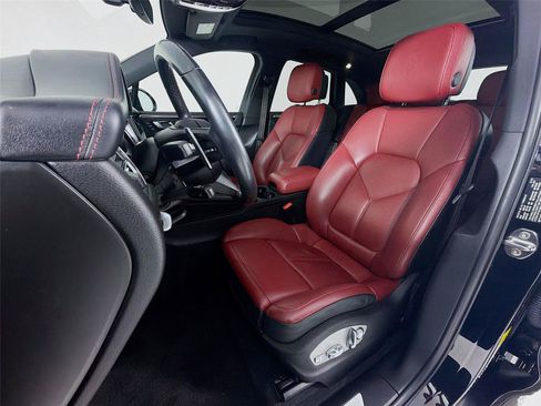 Certified 2023 Porsche Macan S AWD/4WD image 5