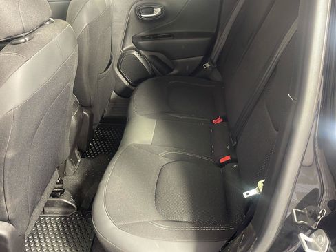 Used 2023 Jeep Renegade Latitude w/ Premium Group AWD/4WD image 34