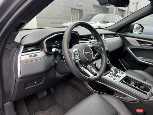 Certified 2025 Jaguar F-PACE R-Dynamic S image 19