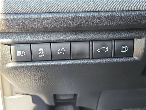 Used 2026 Toyota Camry LE w/ Convenience Package FWD image 16