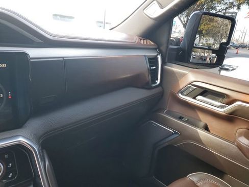 Used 2024 GMC Sierra 2500 Denali w/ Technology Package image 26