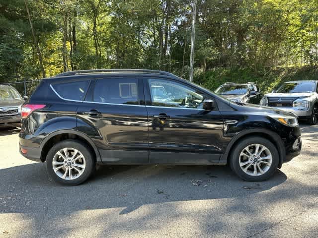 Used 2018 Ford Escape SE FWD image 3
