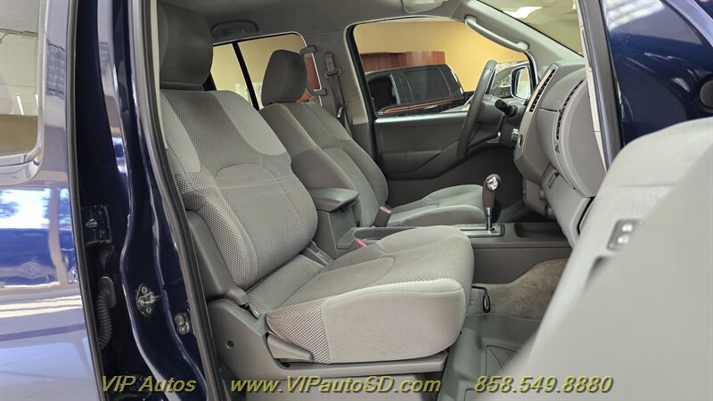 Used 2011 Nissan Frontier SV RWD image 15