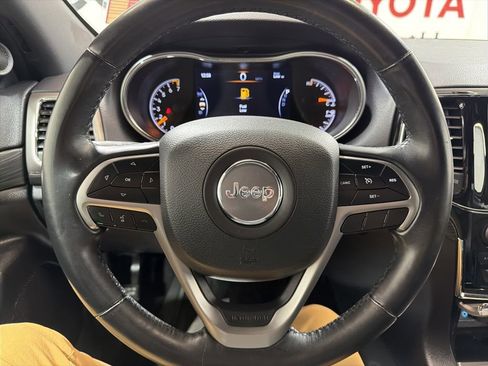 Used 2019 Jeep Grand Cherokee Altitude image 28