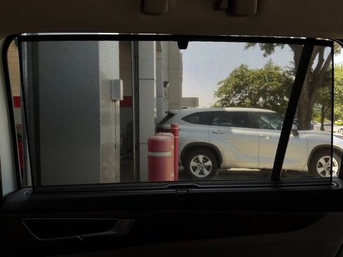 Used 2026 Volkswagen Atlas SE FWD image 13