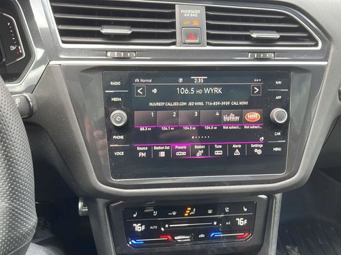 Used 2024 Volkswagen Tiguan SEL R-Line image 10