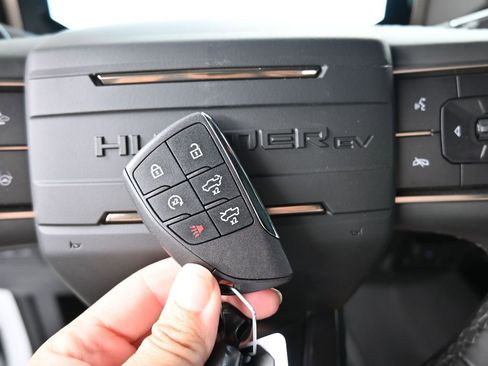 New 2025 GMC Hummer EV 2X image 36