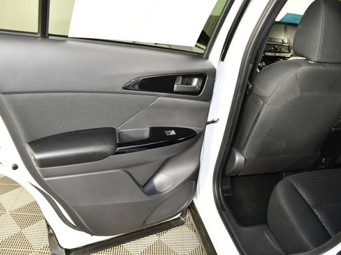 Used 2024 Mitsubishi Eclipse Cross LE image 44