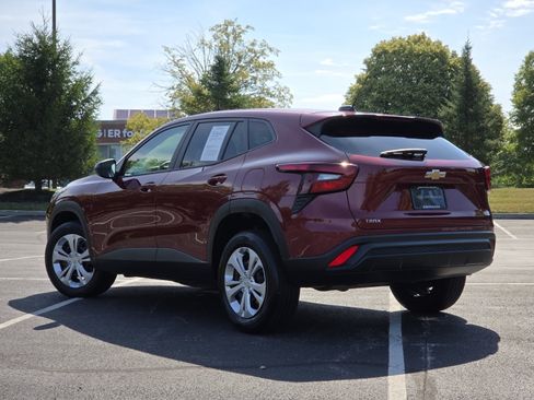 Used 2024 Chevrolet Trax LS FWD image 15