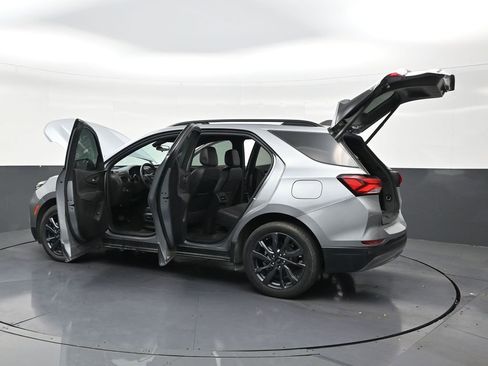 Used 2024 Chevrolet Equinox RS FWD image 32