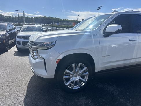 Used 2021 Chevrolet Tahoe High Country AWD/4WD image 3