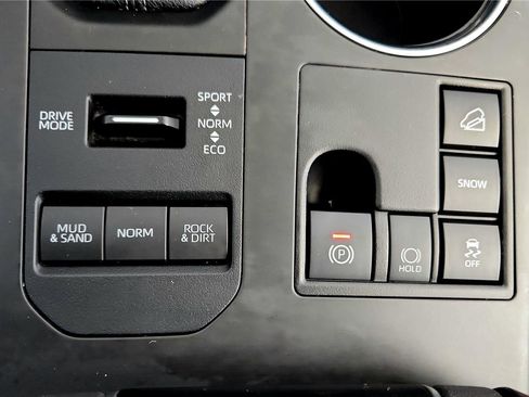 Certified 2024 Toyota Highlander XLE image 36