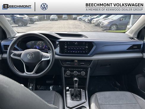 Used 2024 Volkswagen Taos SE FWD image 9