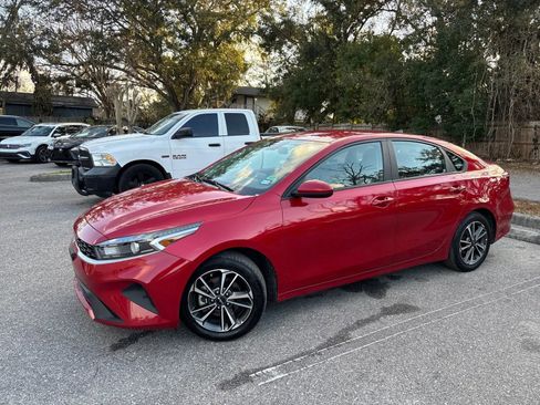 Used 2023 Kia Forte LXS FWD image 3