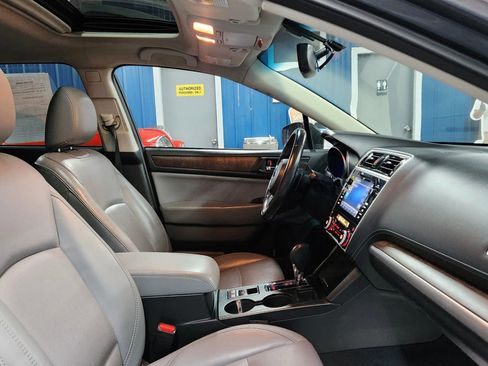Used 2018 Subaru Outback 2.5i Limited image 12