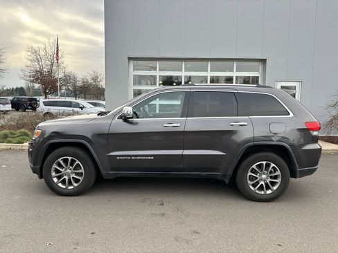 Used 2015 Jeep Grand Cherokee Limited w/ Trailer Tow Group IV image 2