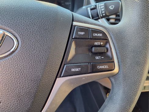 Used 2022 Hyundai Accent SE image 11