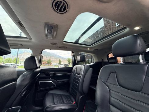 Used 2023 Kia Telluride SX Prestige AWD/4WD image 18