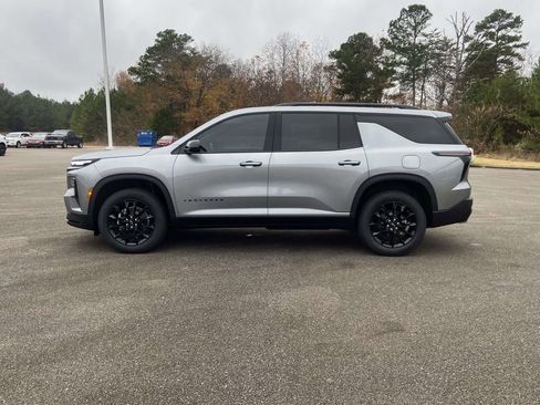 New 2026 Chevrolet Traverse LT w/ Midnight/Sport Edition image 2