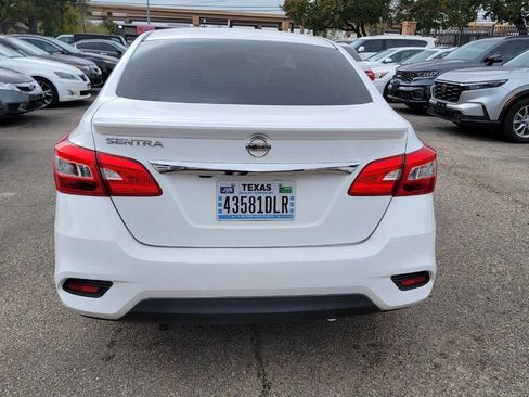 Used 2019 Nissan Sentra S w/ Appearance Package FWD image 8