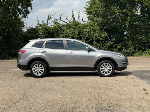 Used 2009 MAZDA CX-9 Touring w/ Moonroof & Bose Audio Pkg FWD image 4