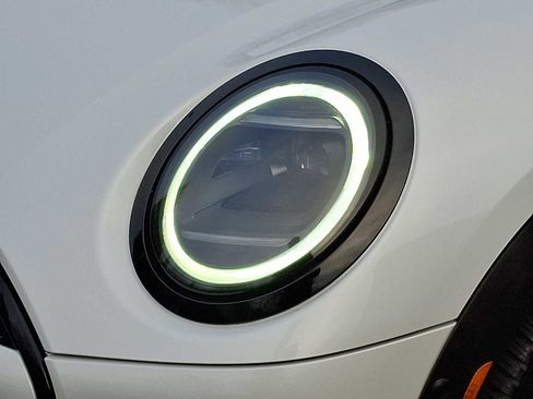 Certified 2025 MINI Cooper S image 9