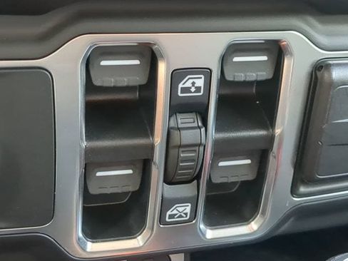 Used 2021 Jeep Wrangler Unlimited Rubicon AWD/4WD image 21