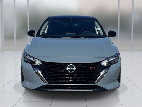 Used 2025 Nissan Sentra SR FWD image 9