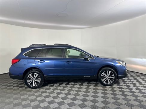Used 2019 Subaru Outback 3.6R Limited image 4