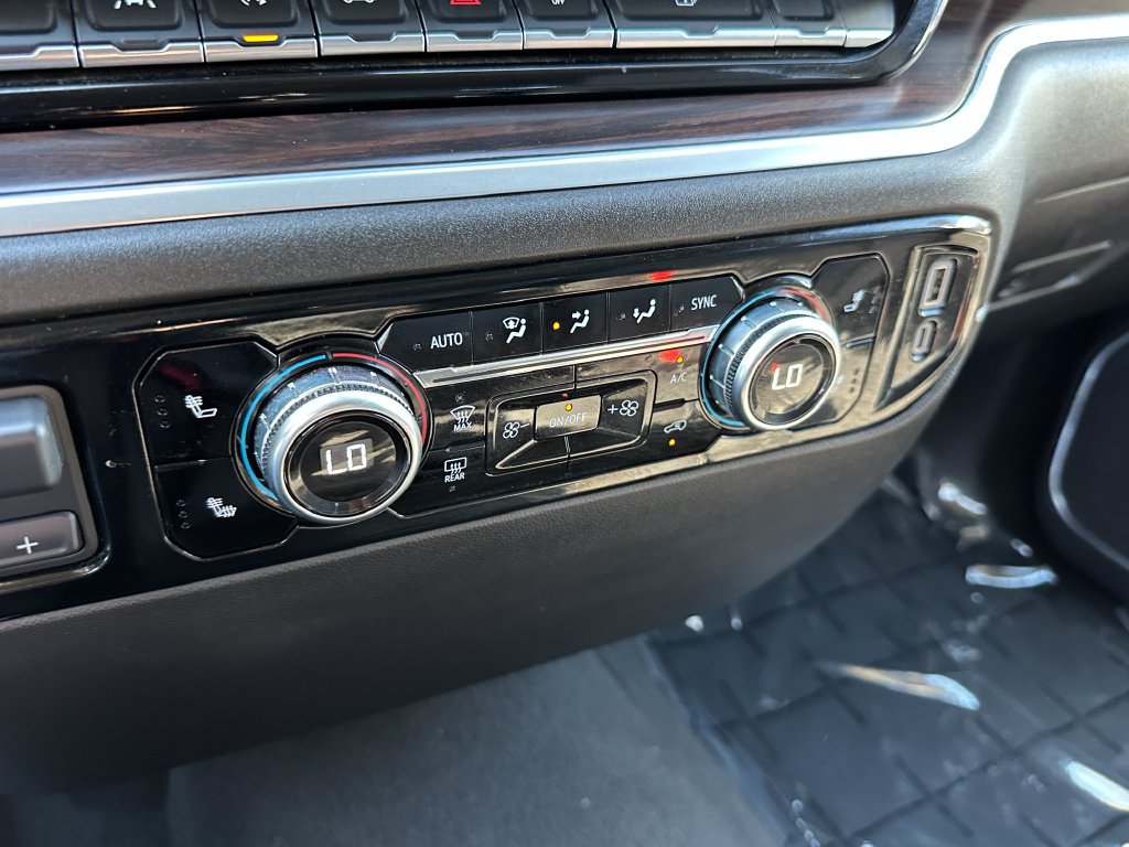 Used 2025 GMC Sierra 1500 SLT AWD/4WD image 30