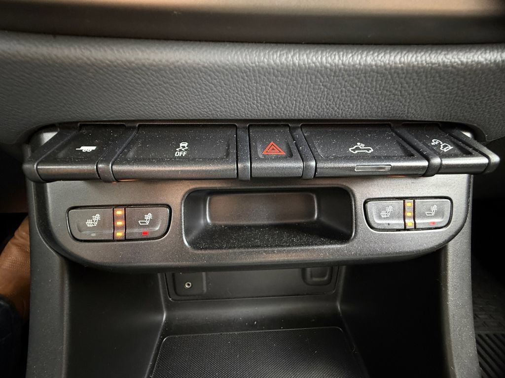 Used 2016 Chevrolet Colorado Z71 AWD/4WD image 32