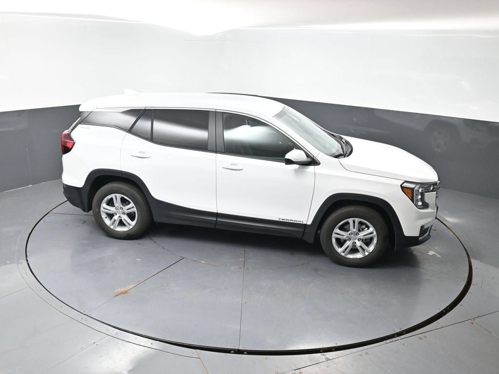 Used 2024 GMC Terrain SLE FWD image 41
