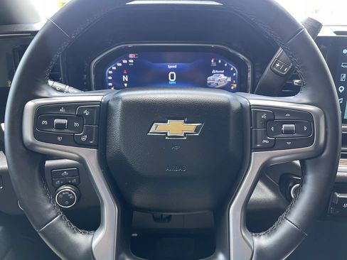 Used 2025 Chevrolet Silverado 1500 LT AWD/4WD image 25