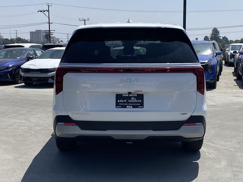 New 2026 Kia Carnival LXS FWD image 5