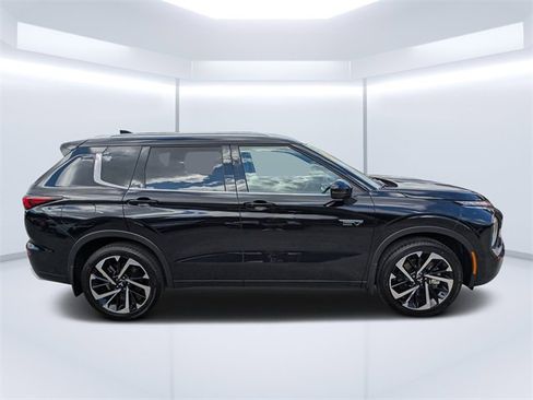 New 2025 Mitsubishi Outlander SEL image 2