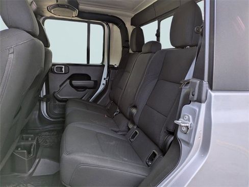 Used 2022 Jeep Gladiator Sport image 14