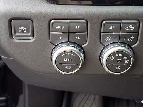 Used 2026 GMC Sierra 1500 SLT w/ SLT Premium Plus Package AWD/4WD image 23