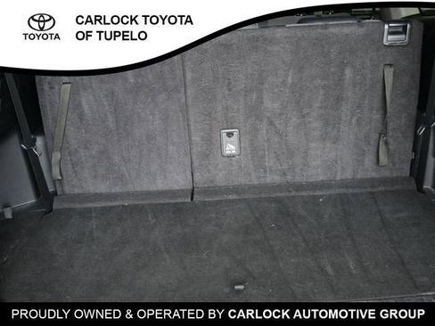 Used 2024 Toyota Highlander LE image 27