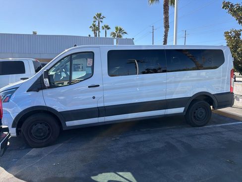 Used 2023 Ford Transit 350 XLT image 3