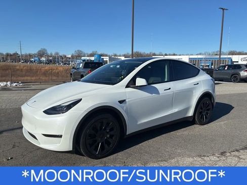 Used 2023 Tesla Model Y Long Range image 5