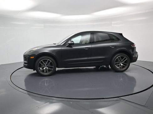 Certified 2026 Porsche Macan AWD/4WD image 2