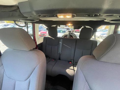 Used 2013 Jeep Wrangler Unlimited Sport image 21